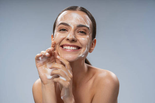 Neutrogena Deep Clean Facial Cleanser Review: Unveiling the Depths – Pros and Cons