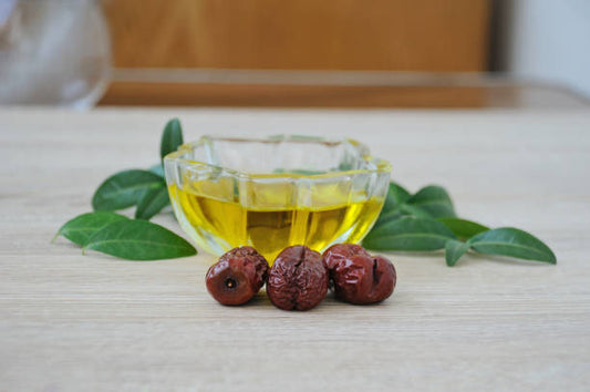 The Benefits of Jojoba Oil in Skincare Products