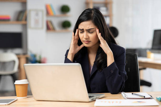 What are effective home remedies for common ailments like sore throat or headaches?