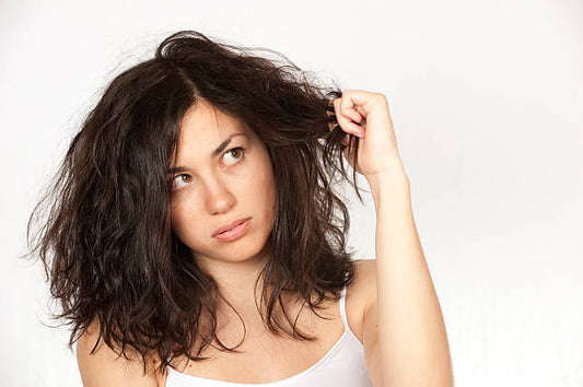 Minimalist Maleic Bond Repair Complex Shampoo: The Ultimate Solution for Damaged and Frizzy Hair