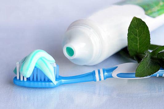 Sensodyne Fresh Mint Toothpaste for Sensitive Teeth: Cool Comfort and Lasting Freshness